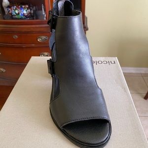 Nicole Jahida Shoe size 7.5 Black